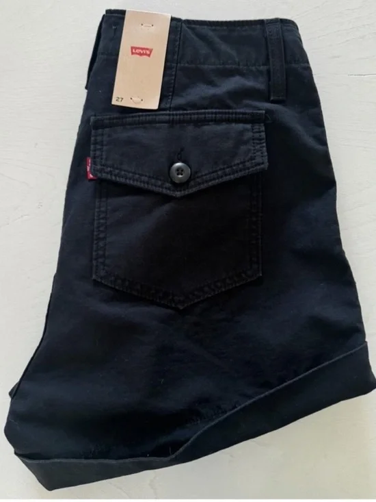 Levi's Ribcage Twill Shorts - Picture 5 of 7